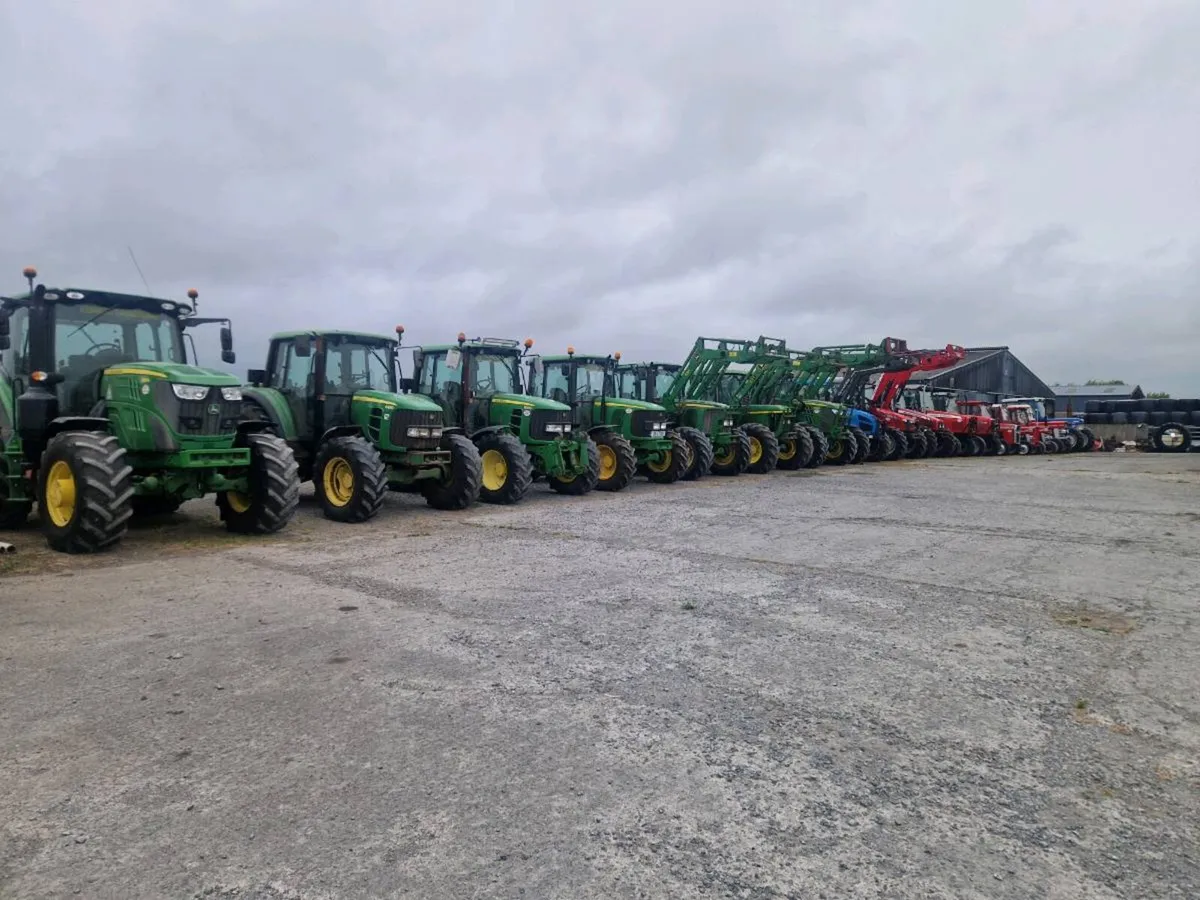 Selection of  johndeere tractors 🚜 - Image 1