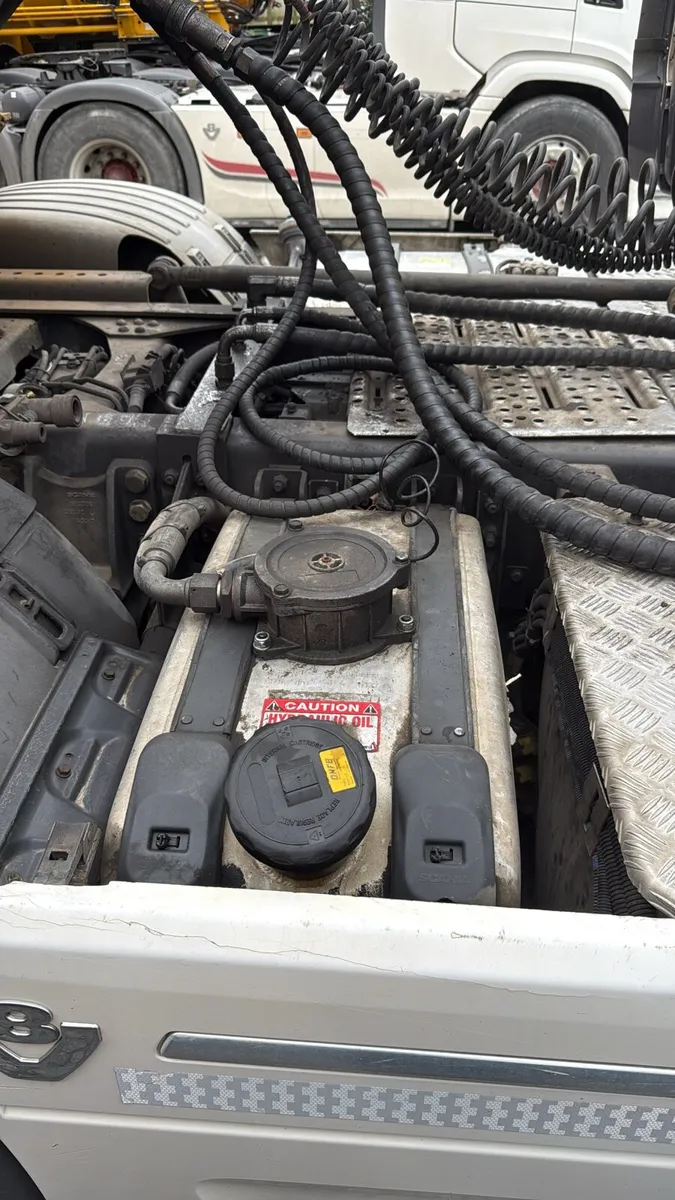 Scania v8 with hydraulics - Image 4
