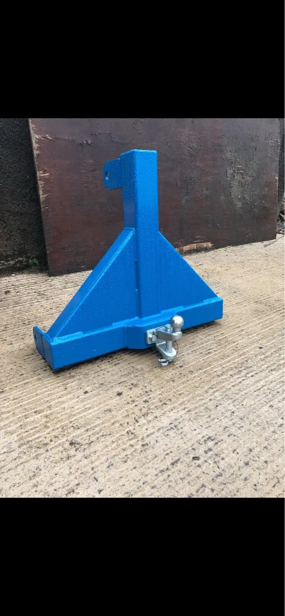 3 point linkage hitch - Image 1
