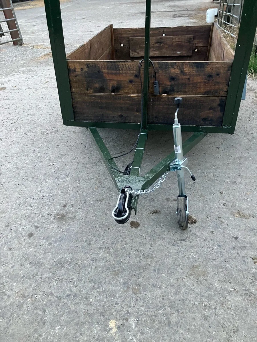 Trailer - Image 1