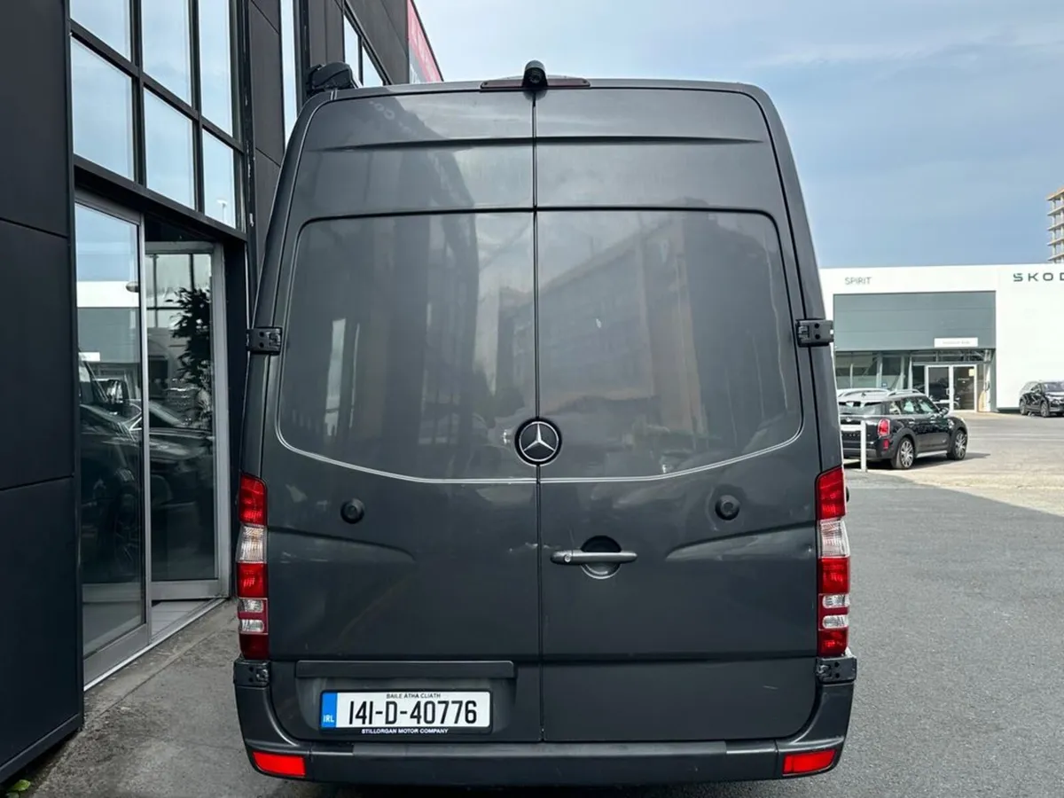 Mercedes-Benz Sprinter Camper / Racevan - Image 3