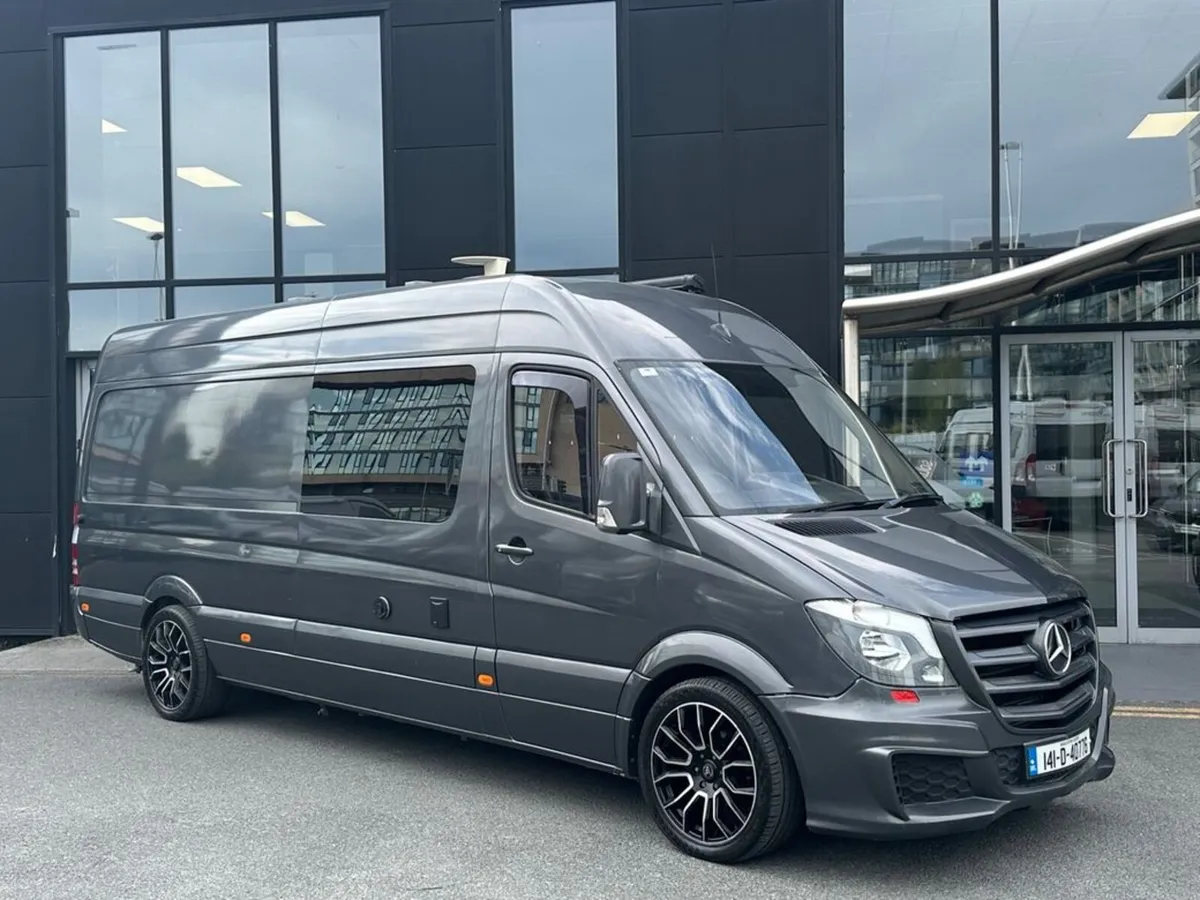 Mercedes-Benz Sprinter Camper / Racevan - Image 1