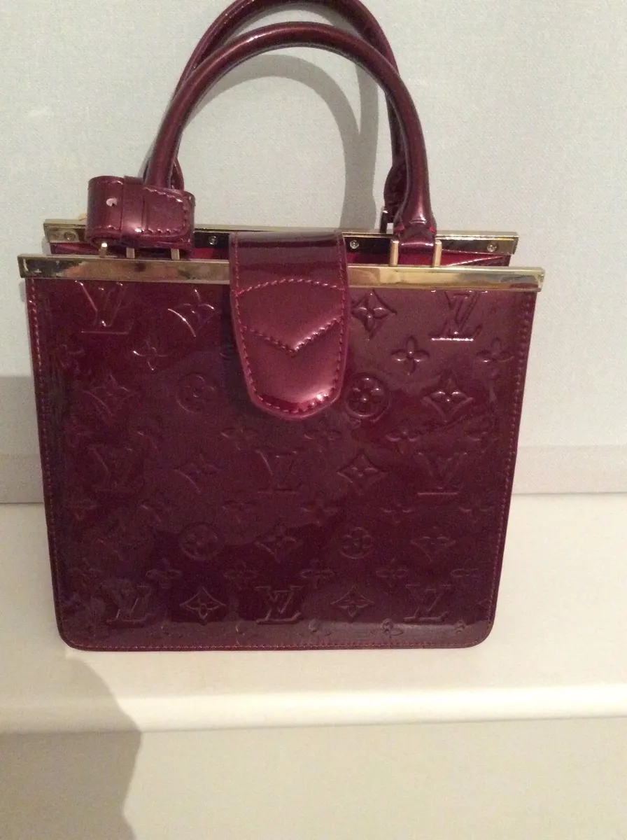 Ladies burgundy patent handbag - Image 2