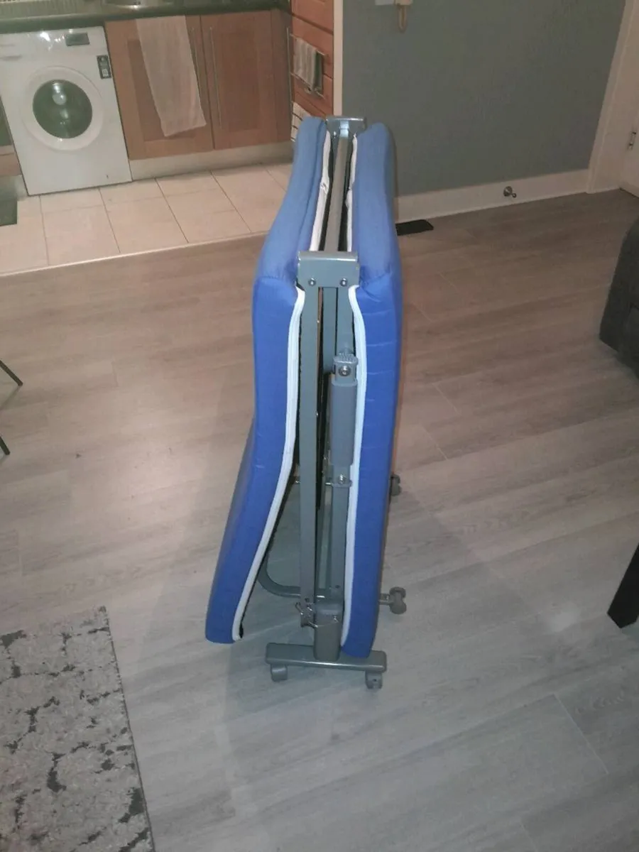 Folding guest/Camping bed - Image 1