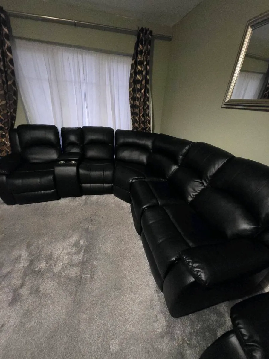 Sofa for sale. - Image 1