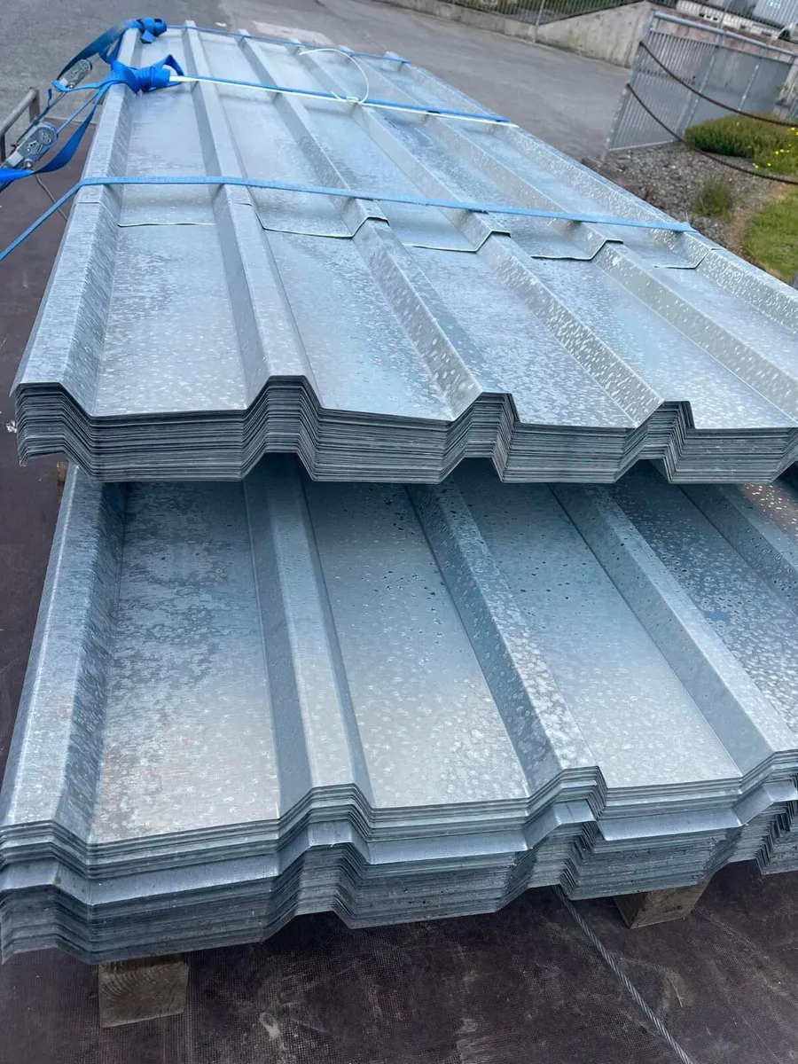 0.7gage heavy duty galvanised silver roof sheeting - Image 3