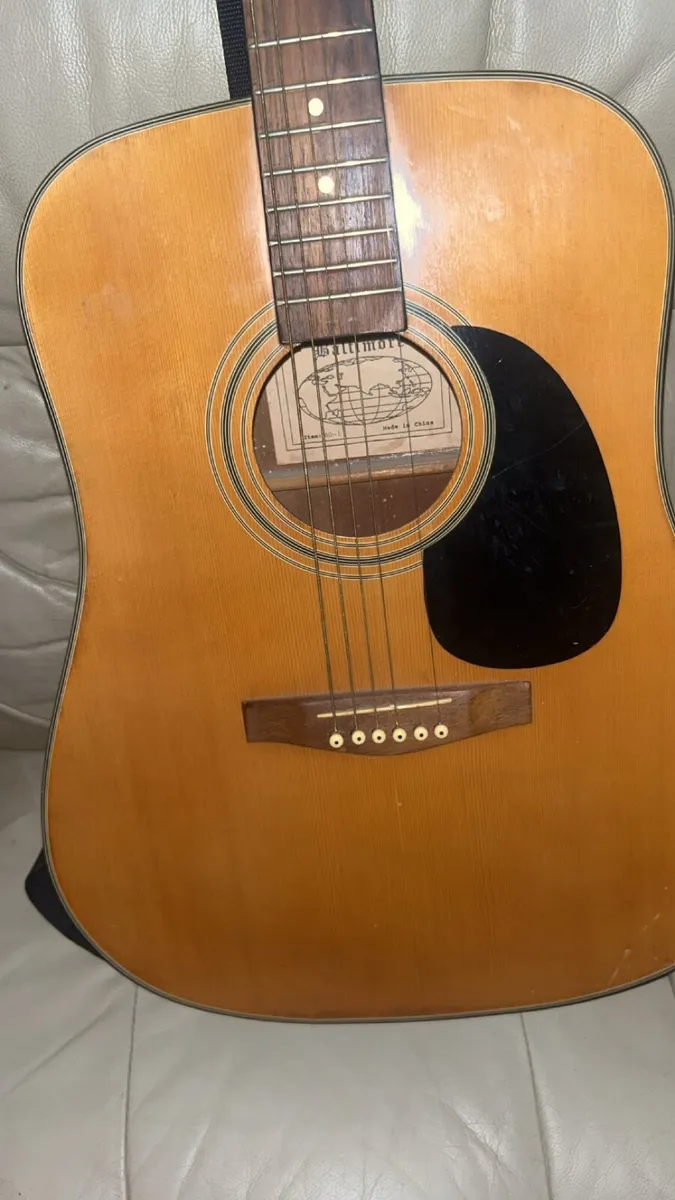 Acoustic guitar - Image 3