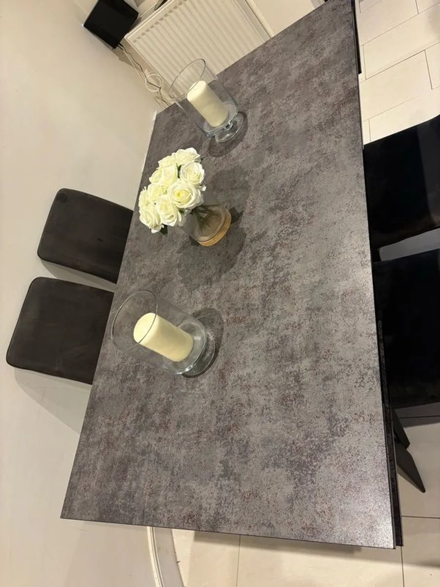 Large Dining Table. - Image 2