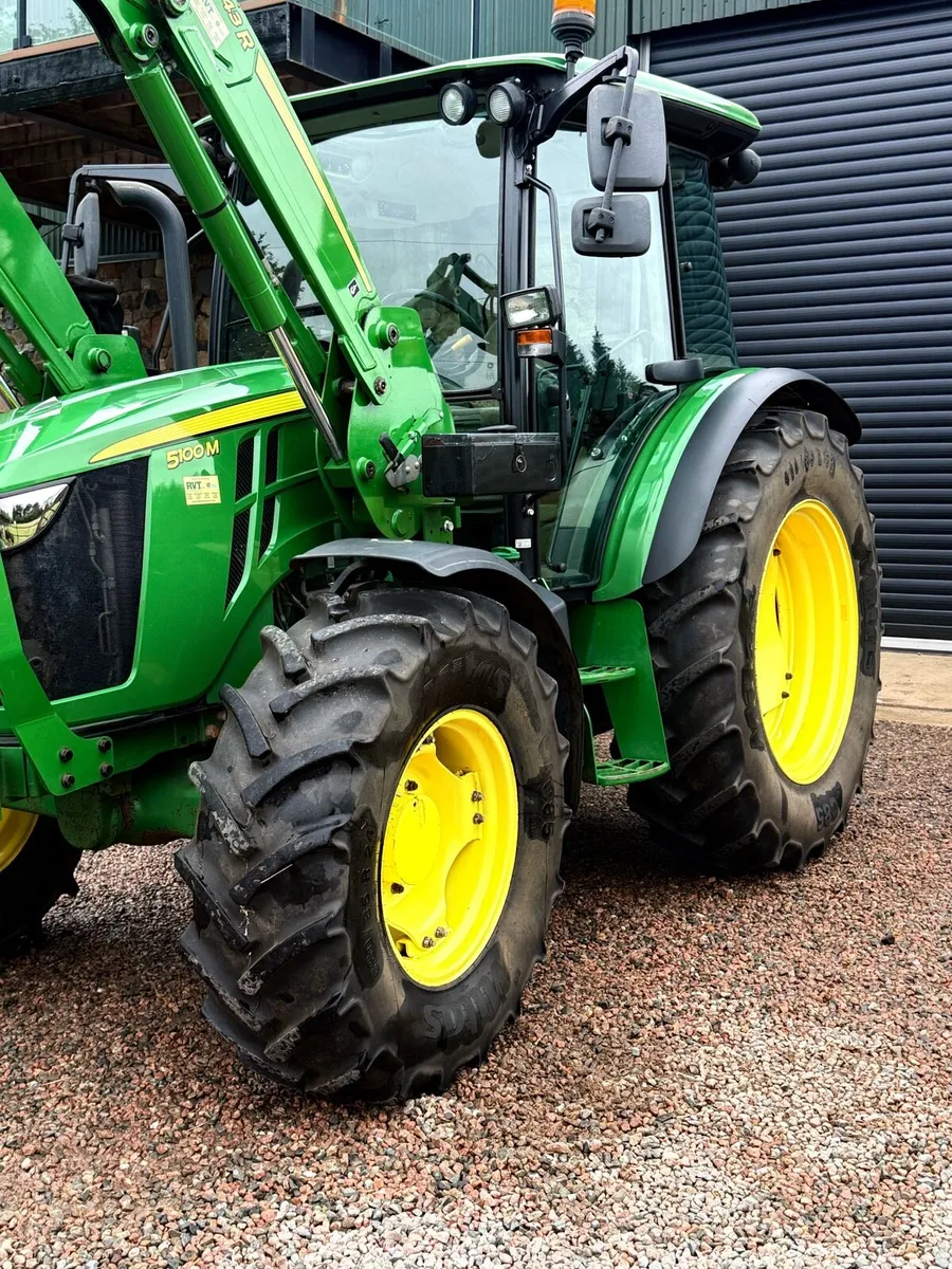 2018 John Deere 5100M C/W 543R Loader - Image 3
