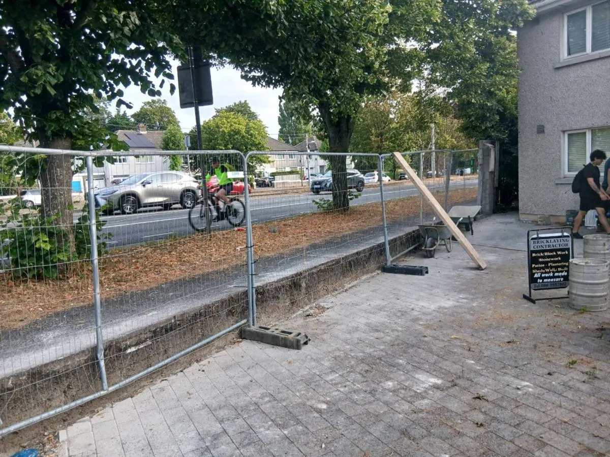 Builders fencing - Image 1