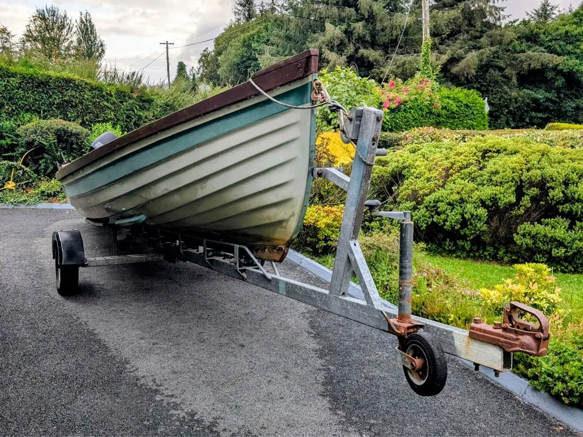 19ft Lake Boat, Engine and Road Trailer. - Image 4
