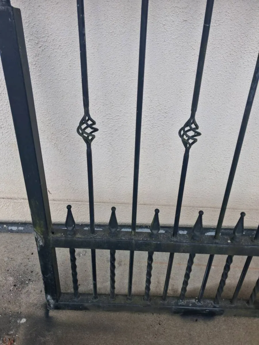 Entrance gate - Image 2
