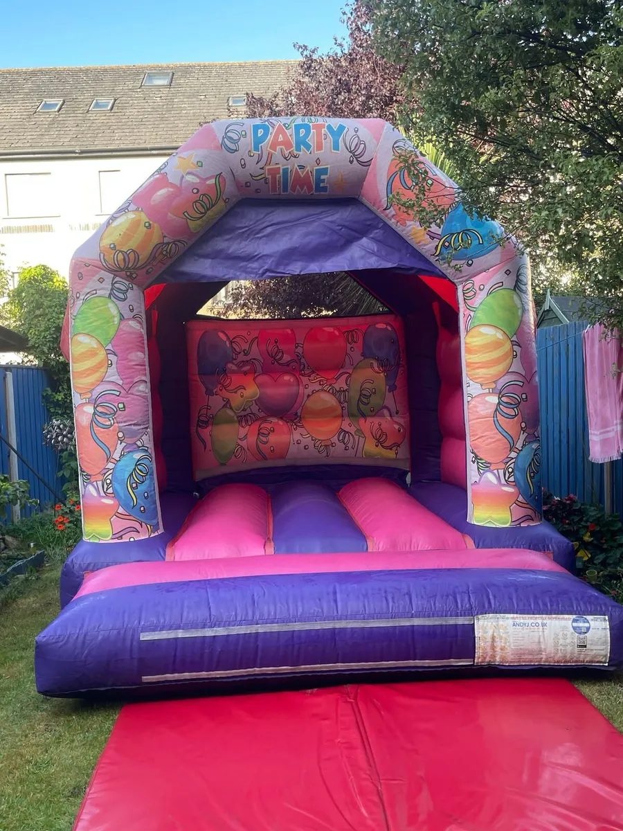 Bouncy castle - Image 4