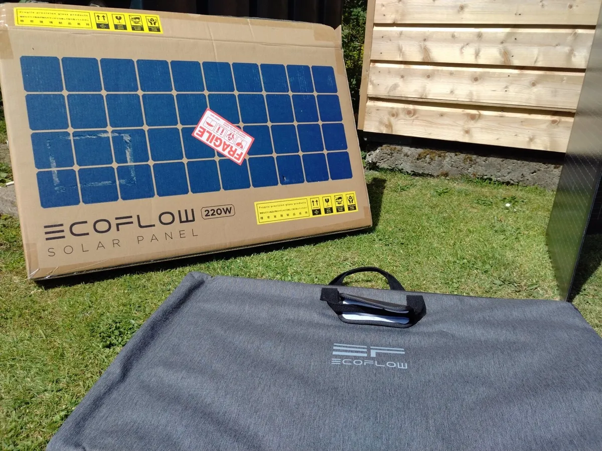 220watt Bi Facial Portable Foldable Solar Panel - Image 4