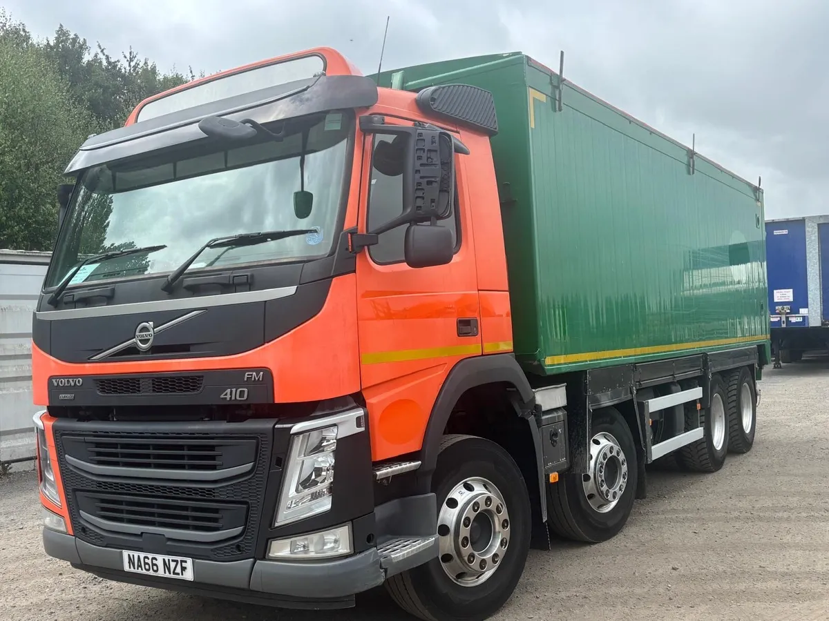 2016 Volvo FM11 410 8x4 Bulk Blower Tipper - Image 3