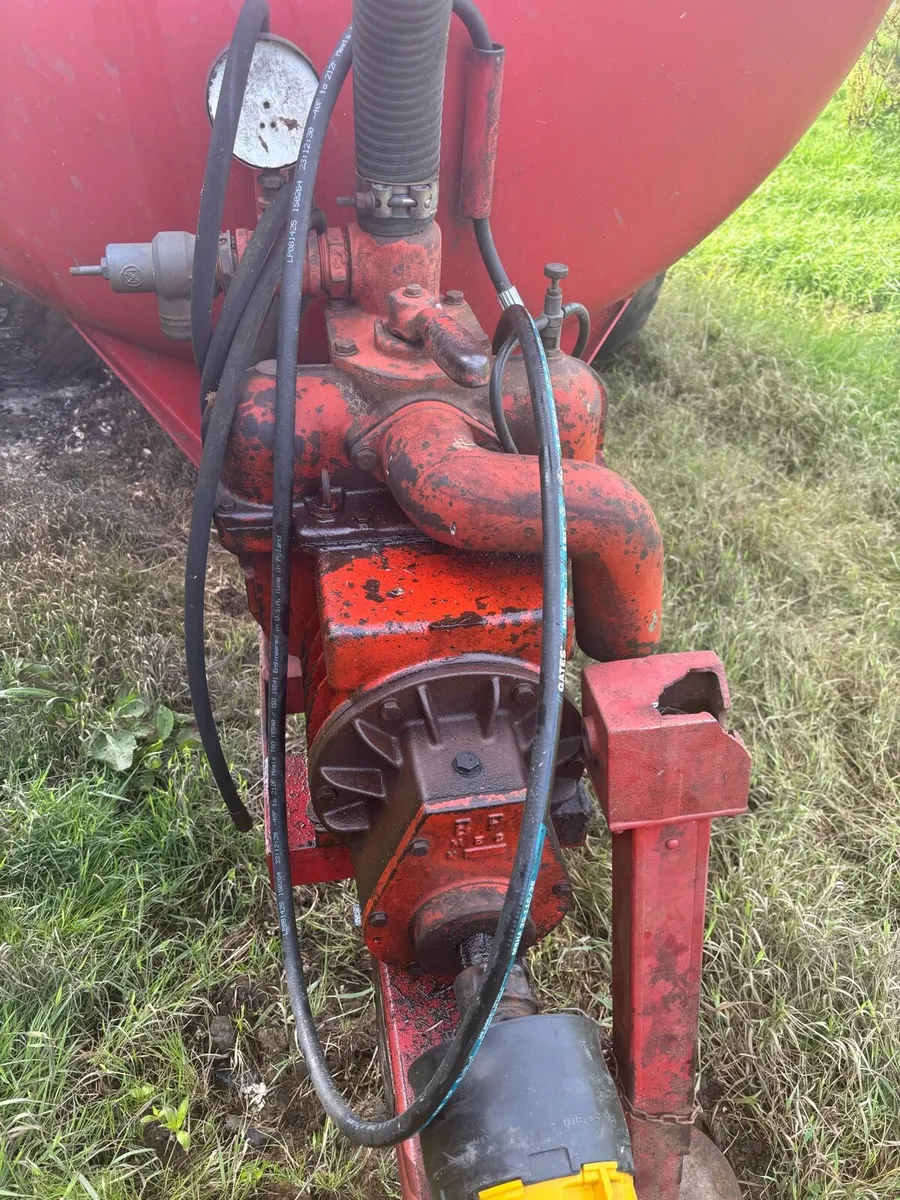 Sucked in tanker - Image 2