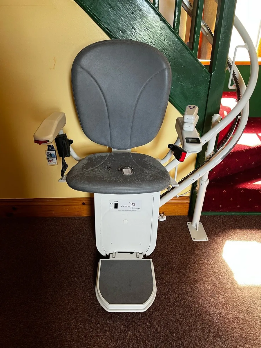 Electric stair lift - Image 1