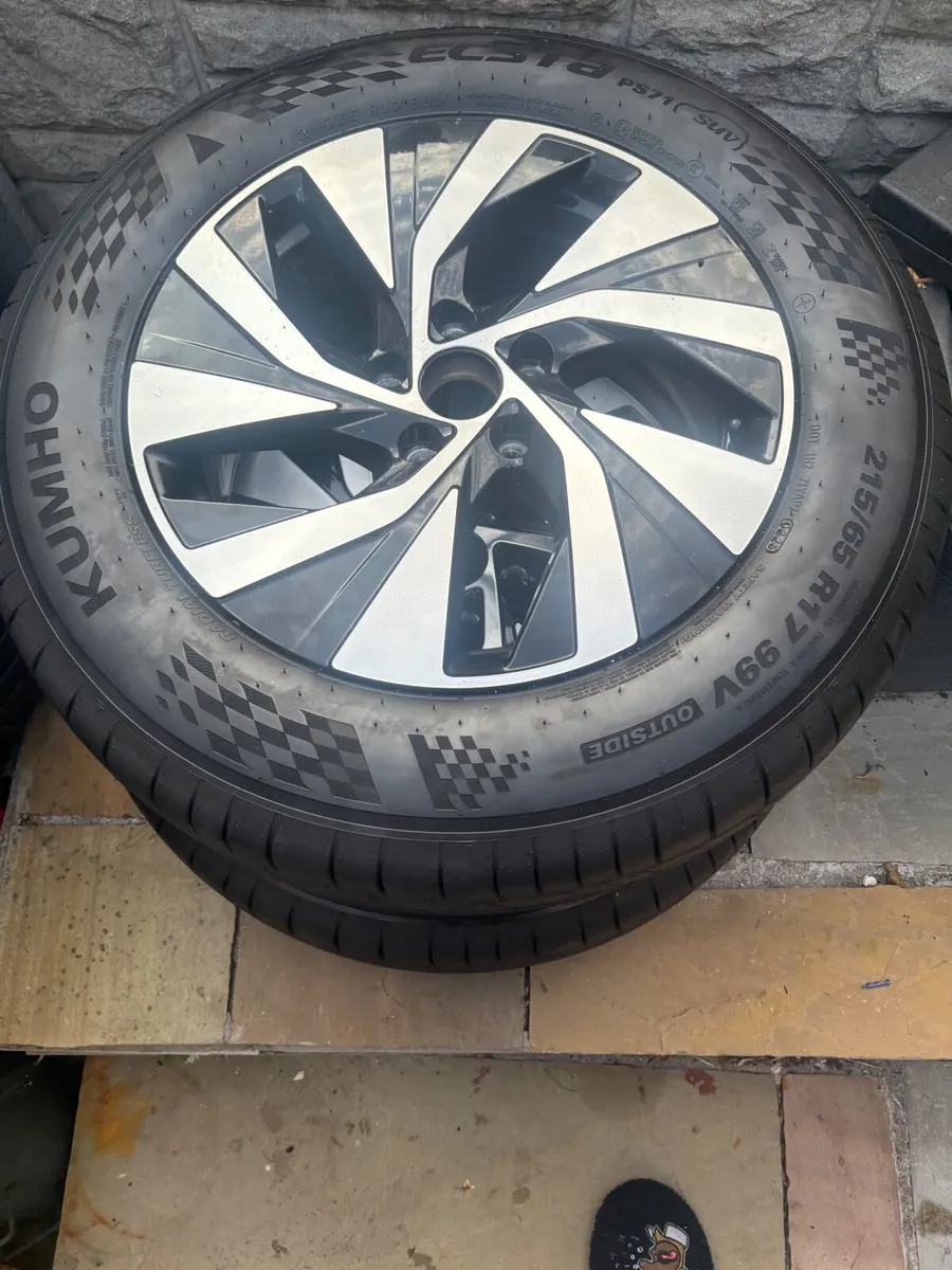 Genuine Volkswagen Alloys wheels - Image 1