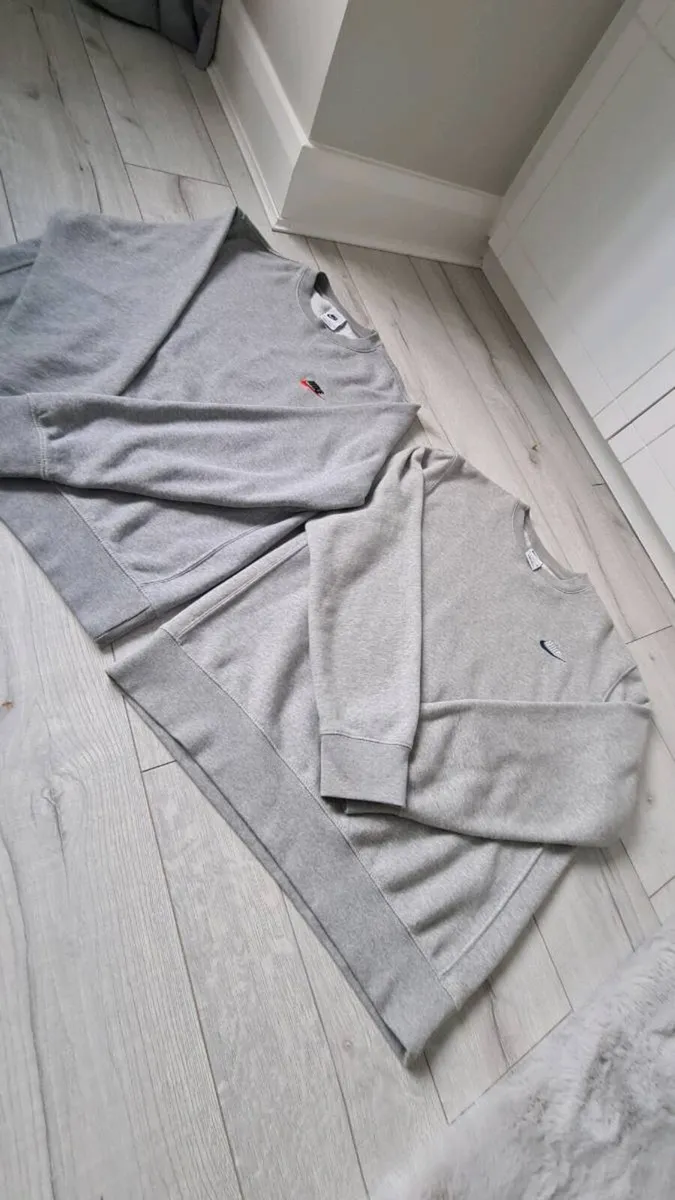 Nike jumpers x2 - Image 2