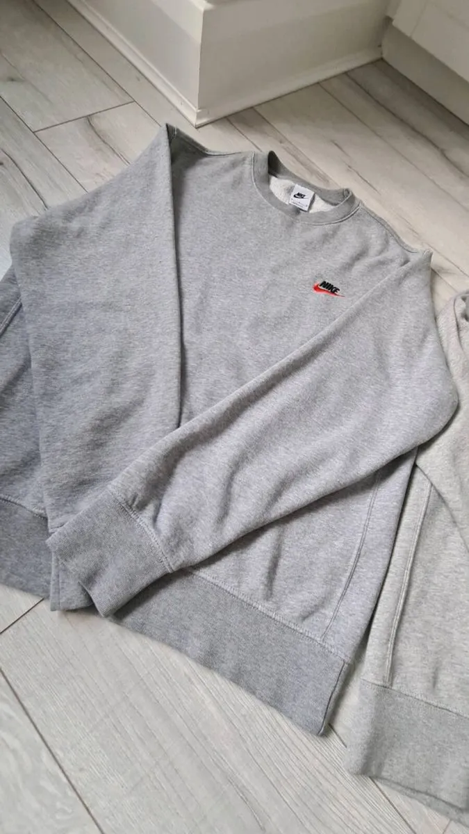 Nike jumpers x2 - Image 3