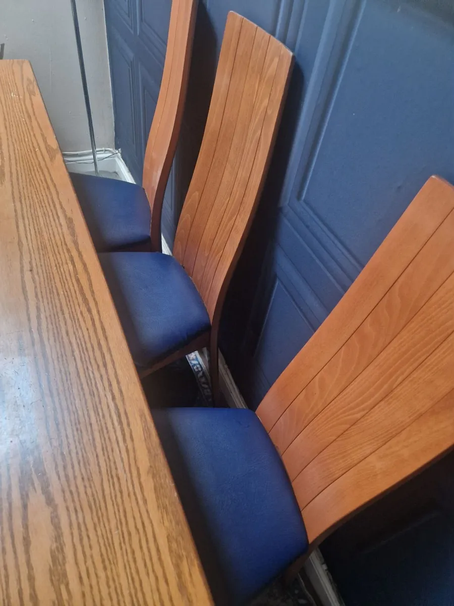 Dining Table and chairs - Image 2