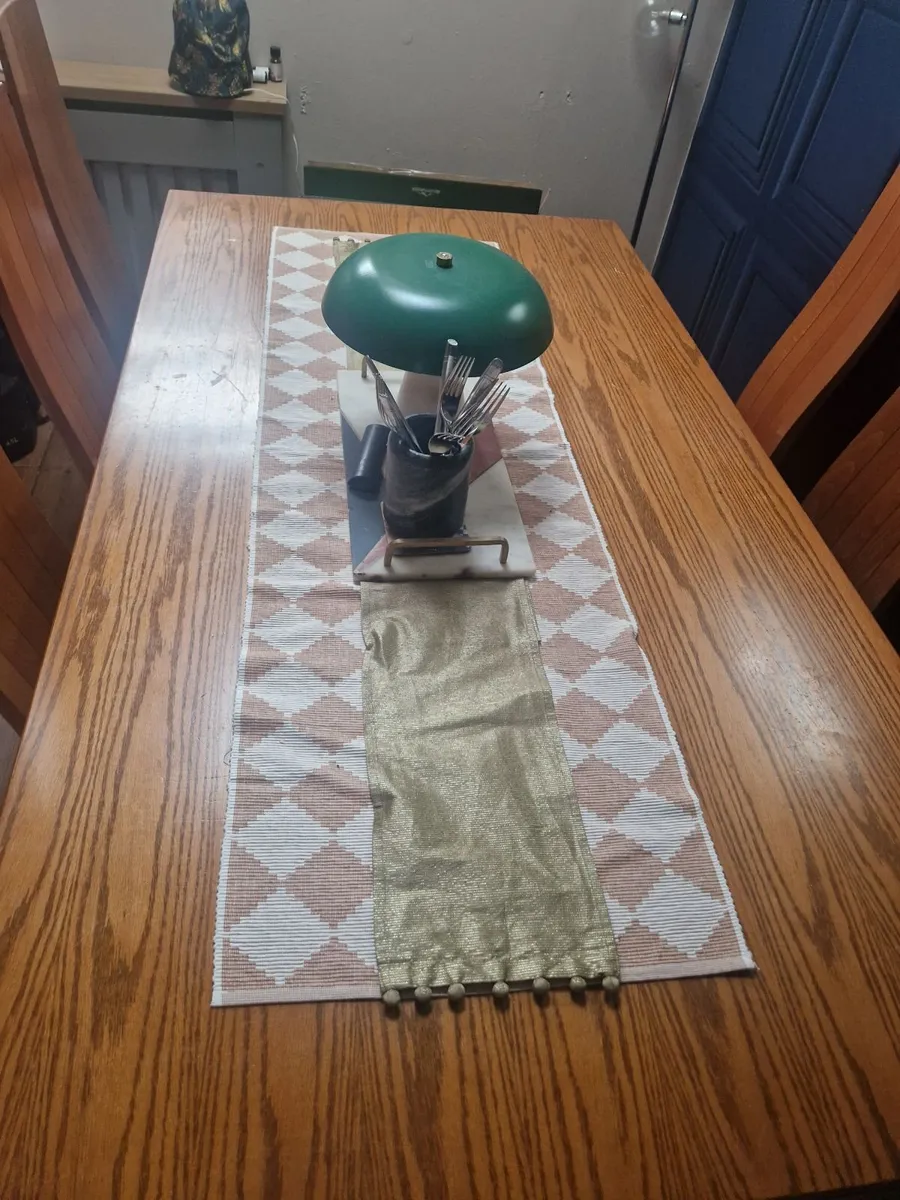 Dining Table and chairs - Image 4