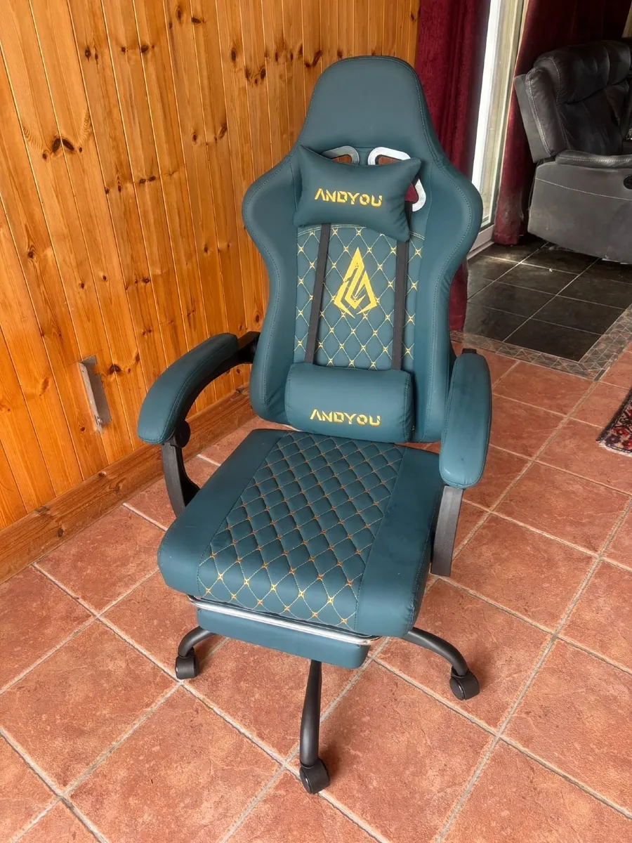 Gaming Chair - Image 1
