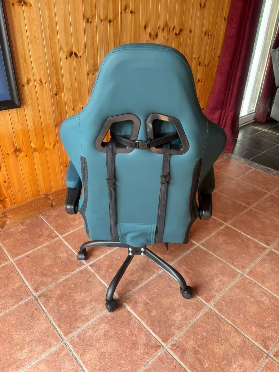 Gaming Chair - Image 2
