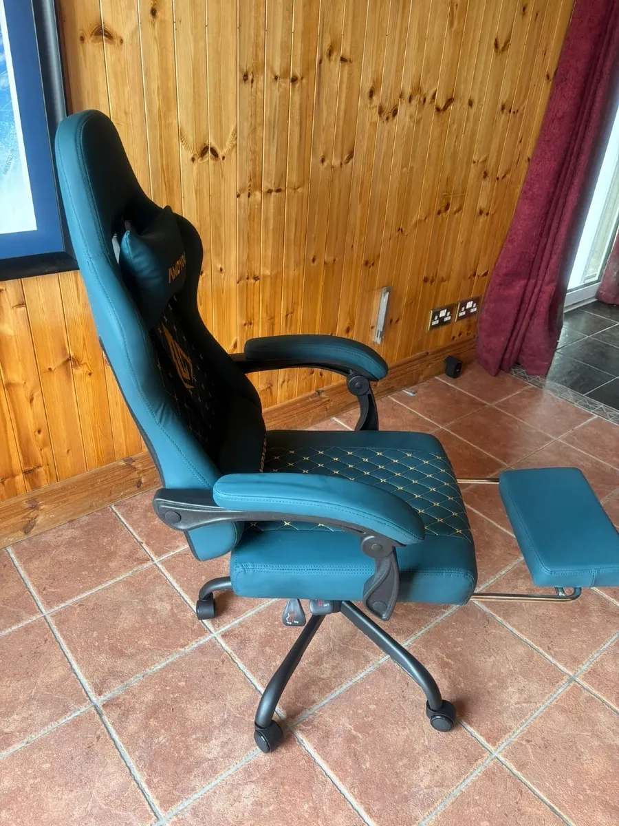 Gaming Chair - Image 4