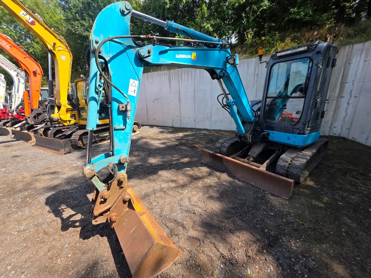 2007 HITACHI AIRMAN 5 TON - Image 1