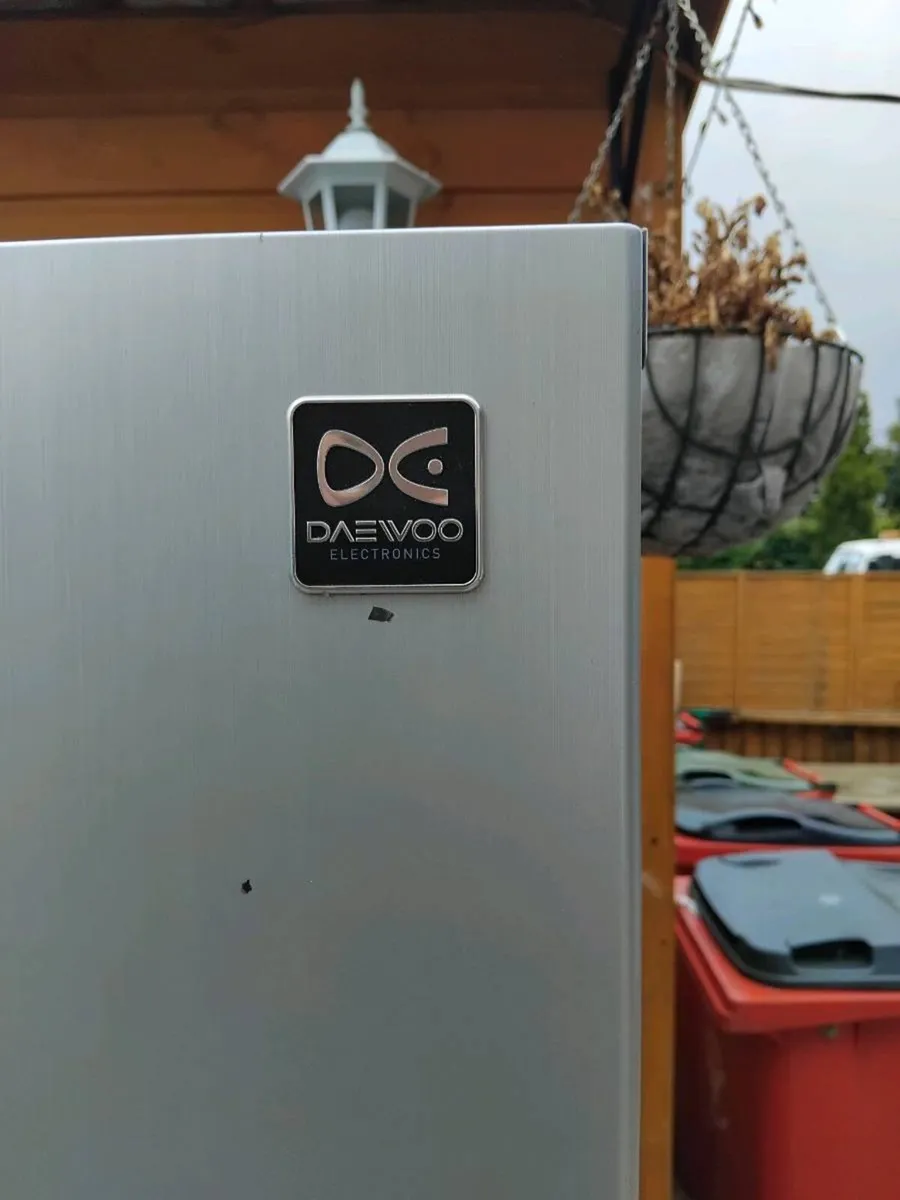 Daowoo fridge freezer - Image 4