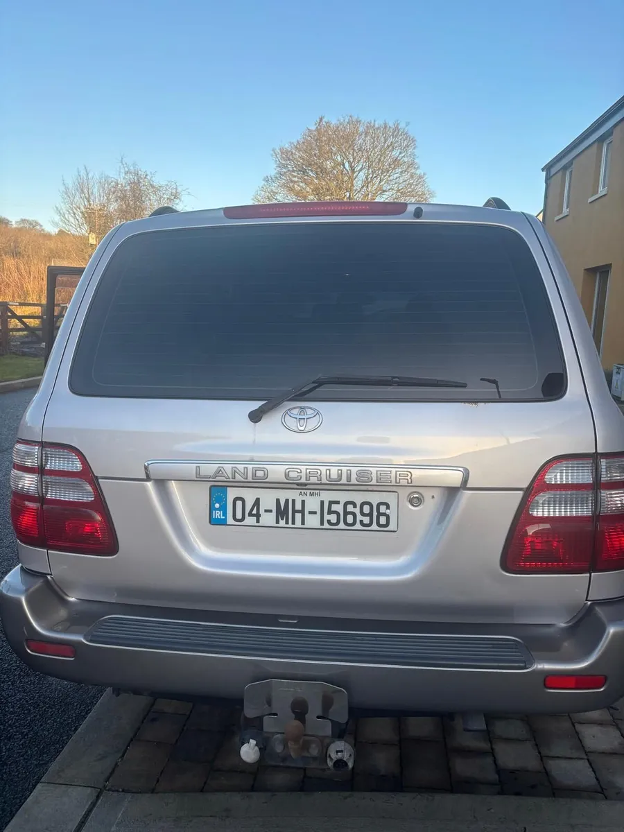 Toyota Land Cruiser 2004 - Image 1