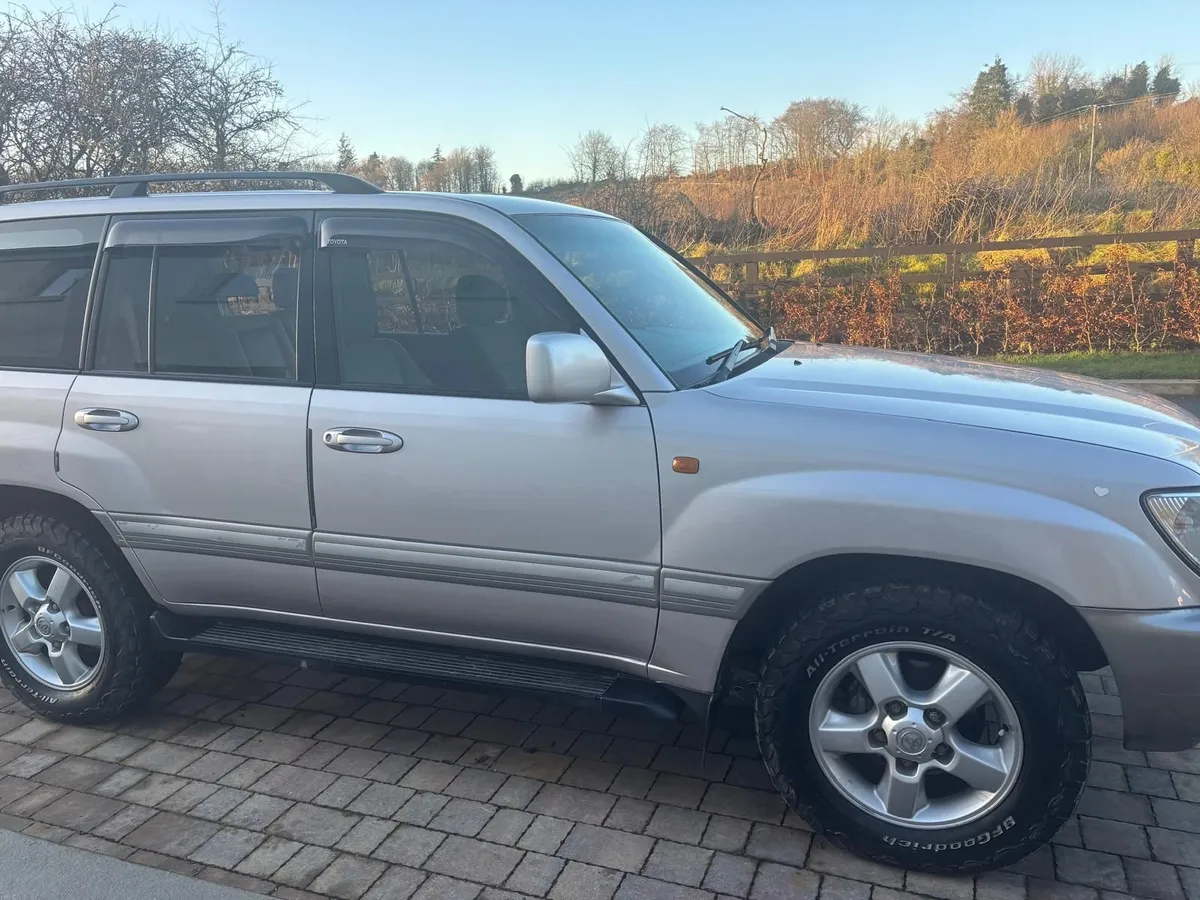 Toyota Land Cruiser 2004 - Image 4