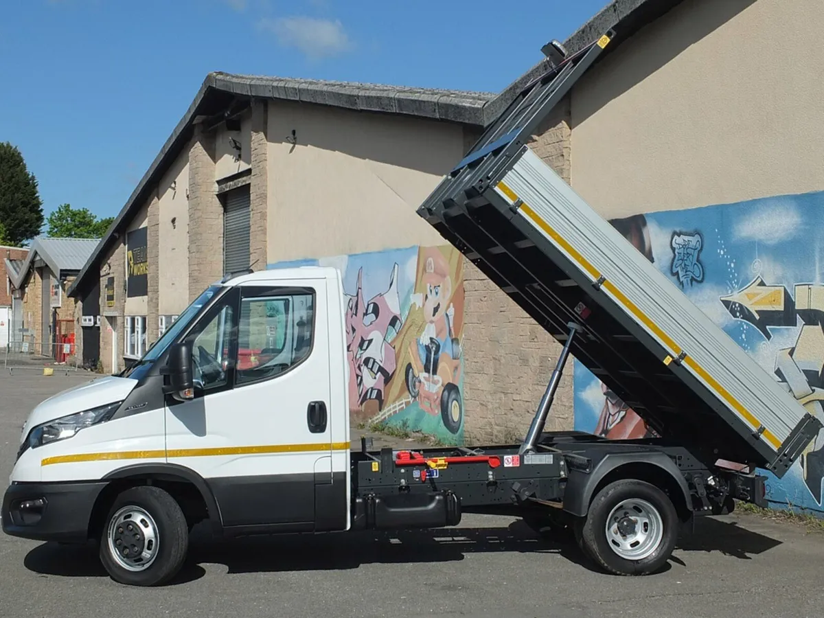 VB - 2023 Iveco Daily Tipper Van - Image 1