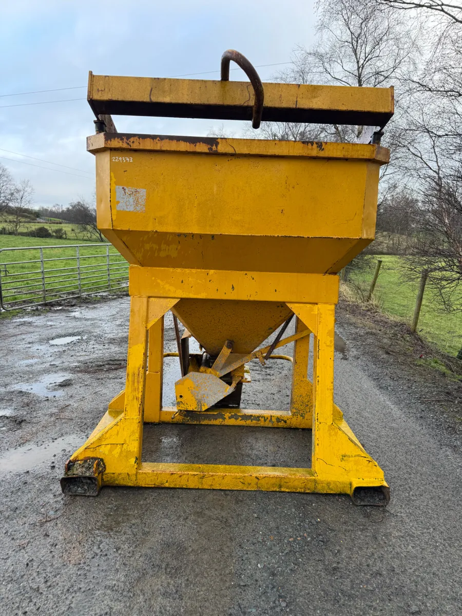 Concrete Skip - Image 1