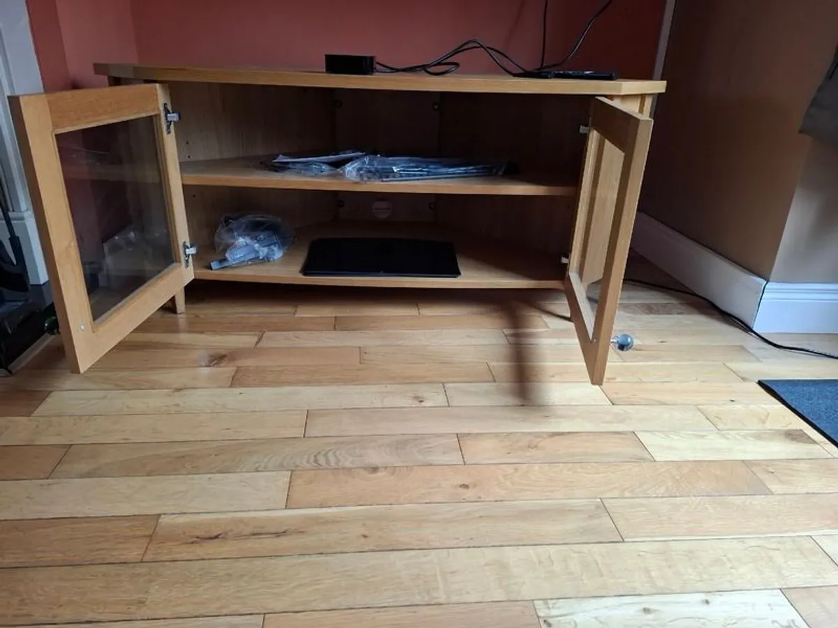 Tv stand - Image 1