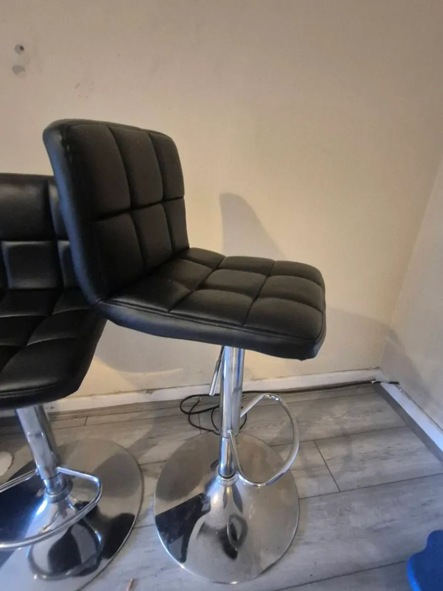Bar stools - Image 1