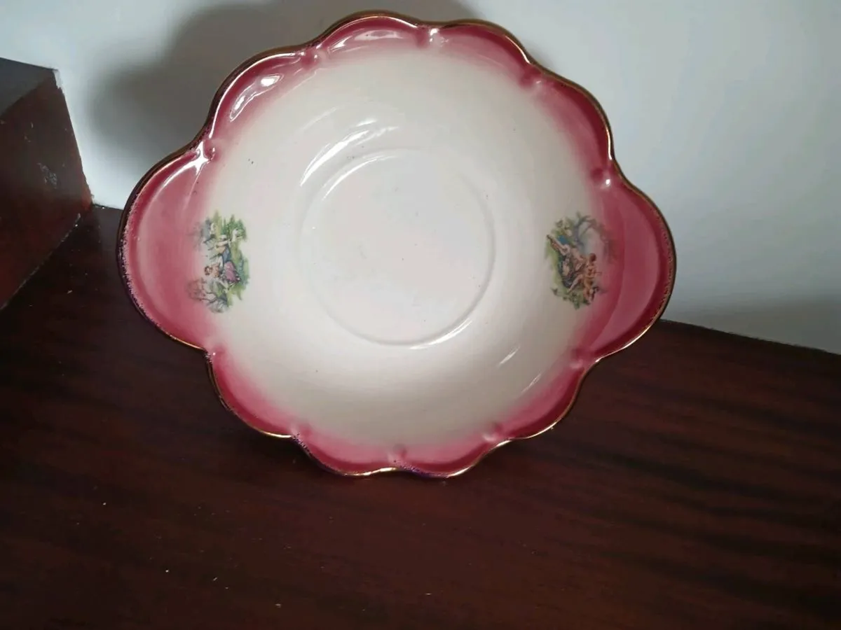 Vintage wash basin - Image 1