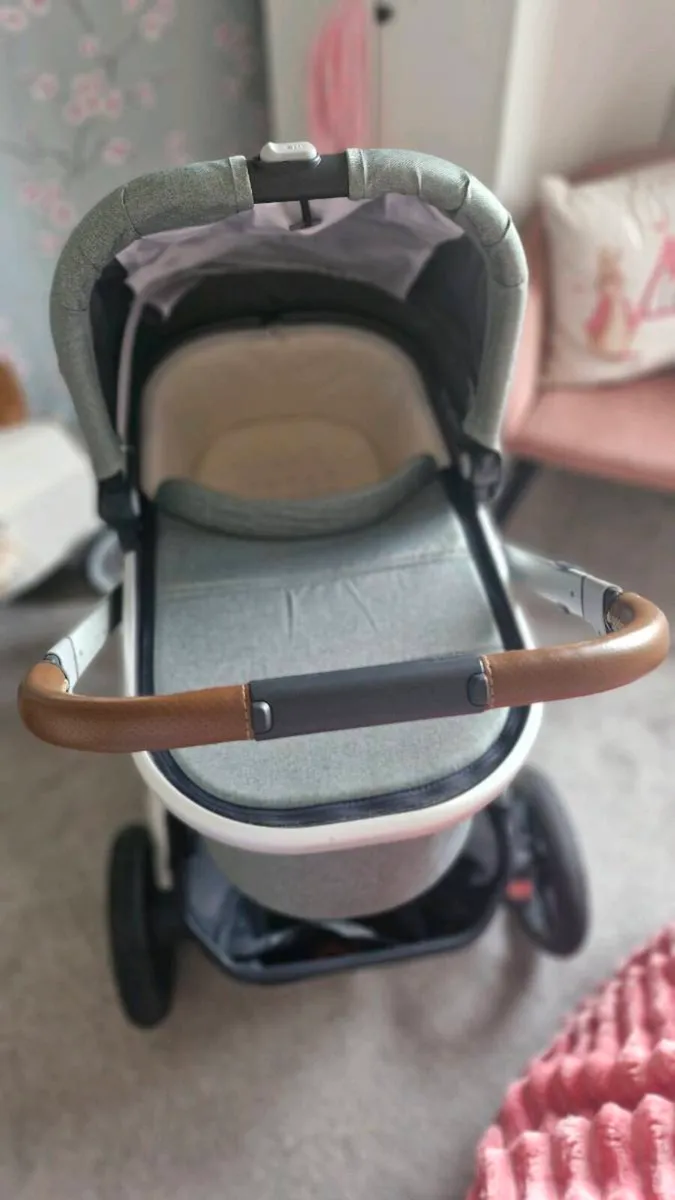 Uppababy vista V2 complete set - Image 2