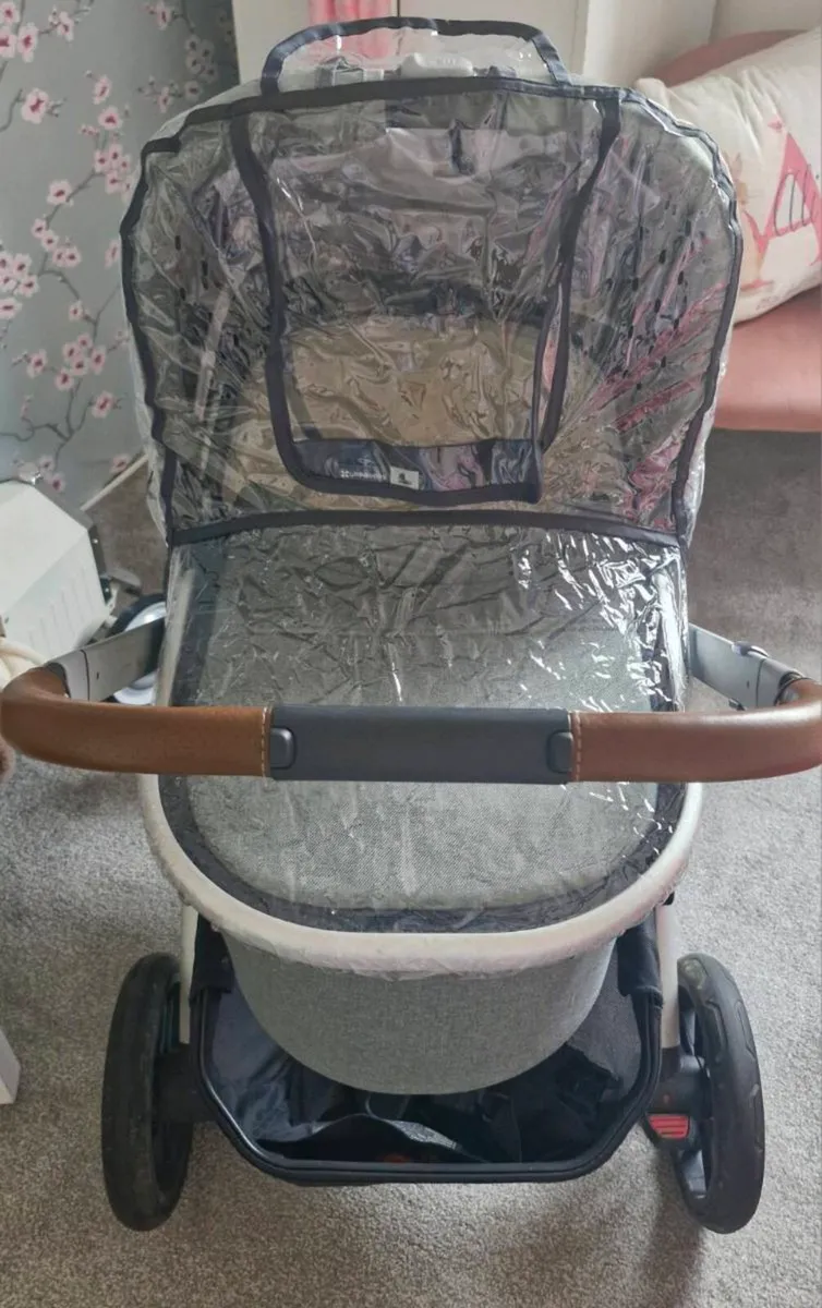 Uppababy vista V2 complete set - Image 3