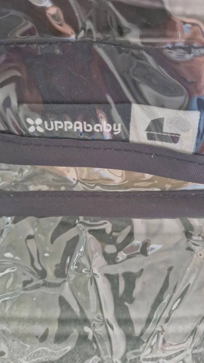 Uppababy vista V2 complete set - Image 4