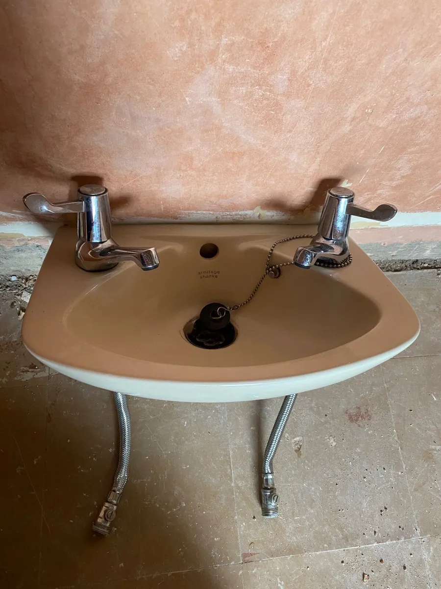 Small sink for bathroom /toilet /wc/mancave /bar - Image 1