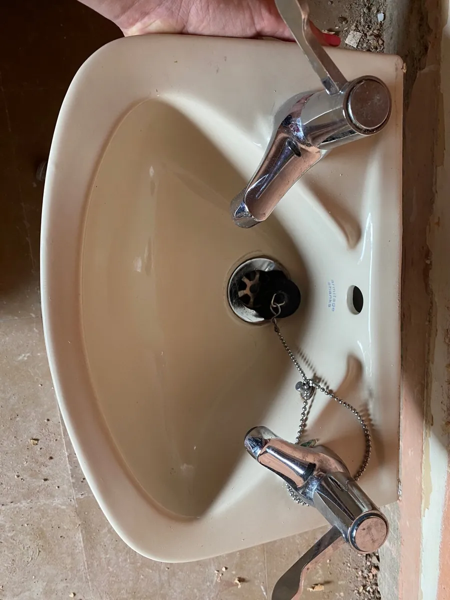Small sink for bathroom /toilet /wc/mancave /bar - Image 3
