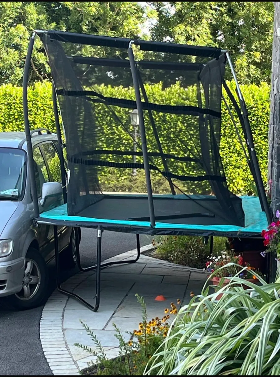 Trampoline free to take away - Image 1