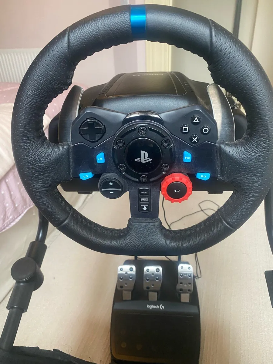 Logitech steering wheel and pedal with Chair - Image 3