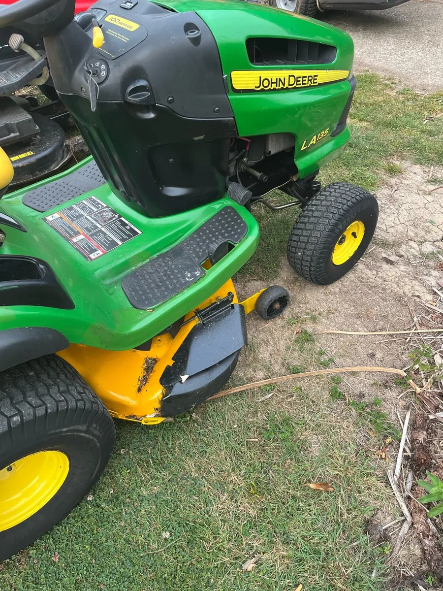 John Deere 42 inch mulch mower. - Image 4