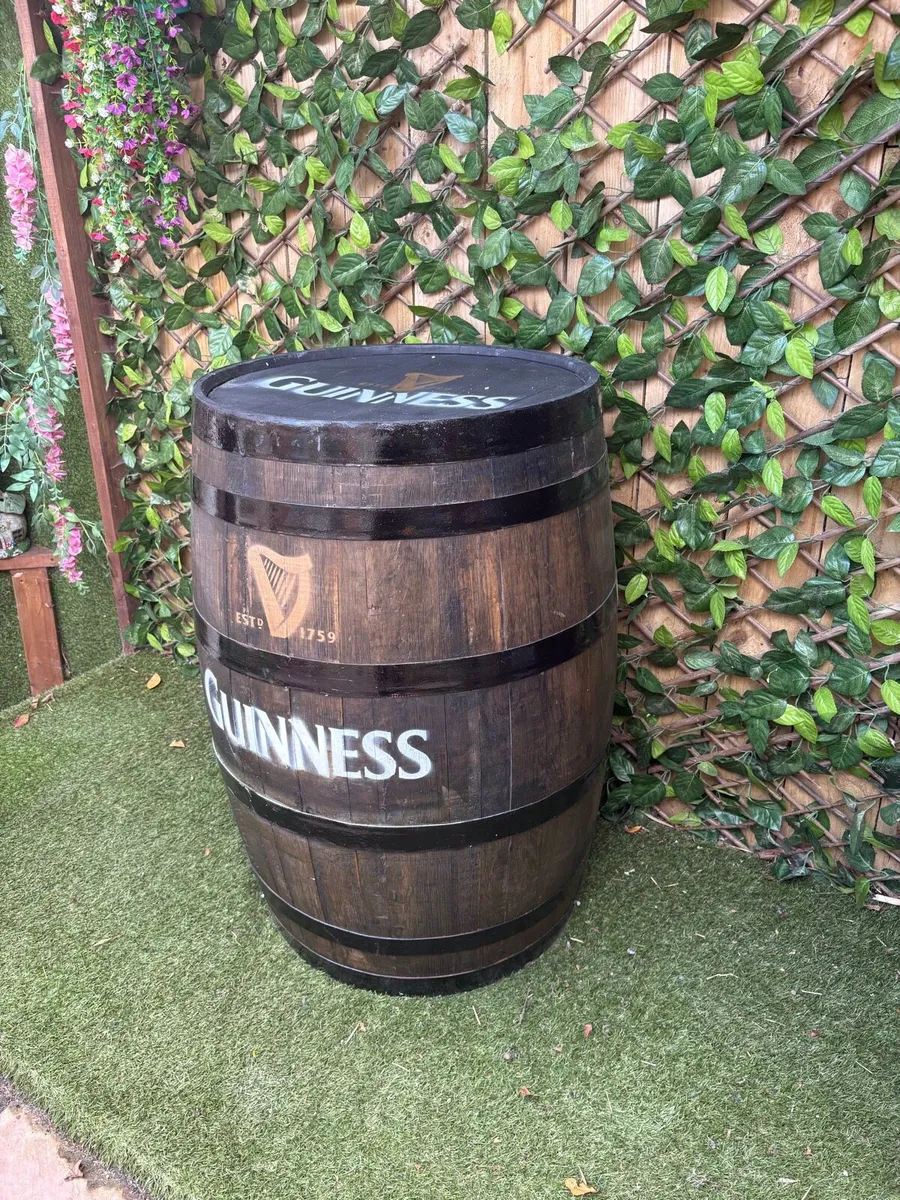 Wooden barrel table - Image 2