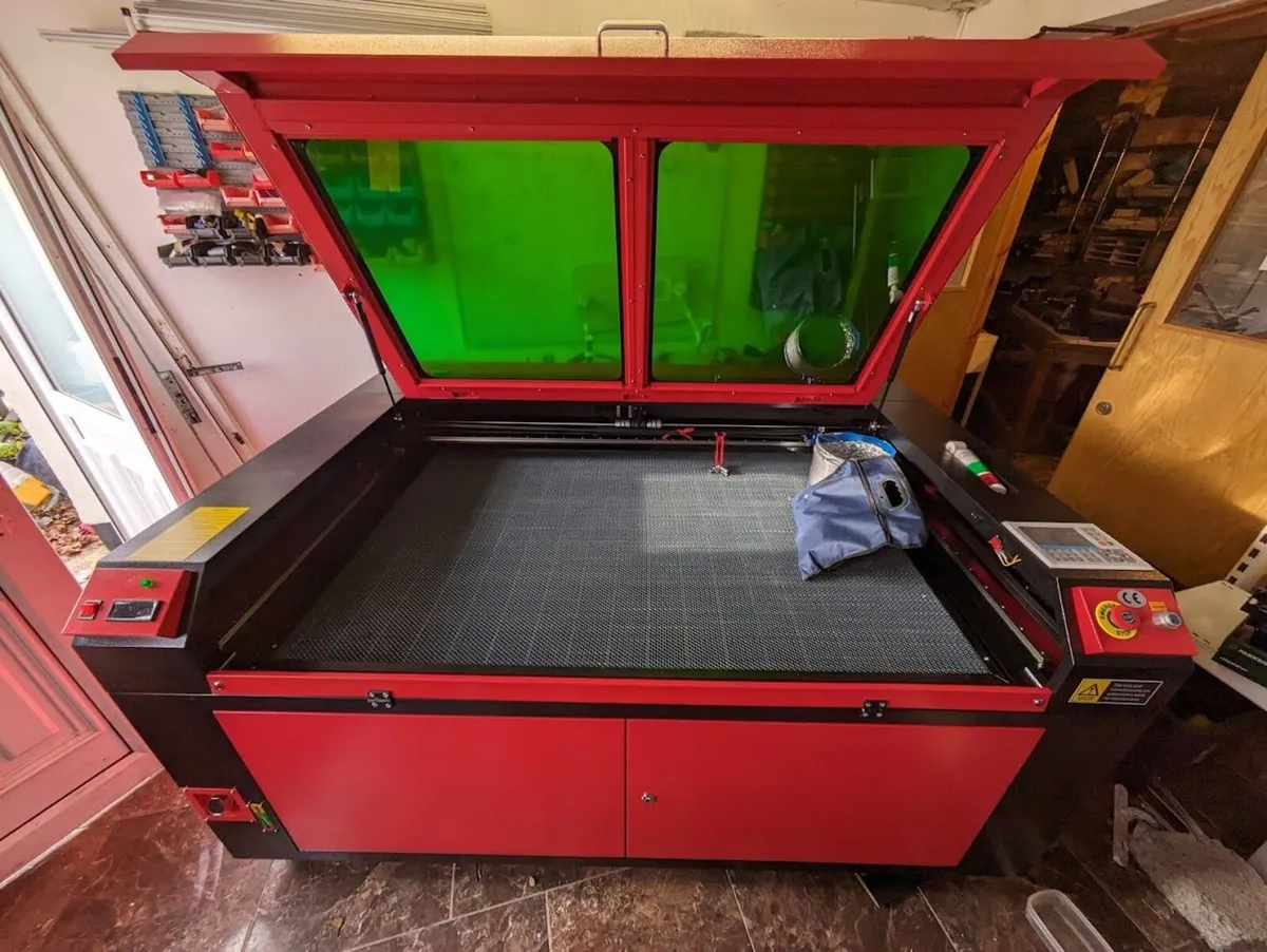 130W CO2 Laser Engraver (1400 x 900mm) - Image 1