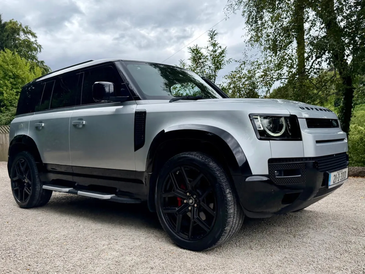 Land Rover Defender 110 3.0 D HARD TOP SE 3 SEAT C - Image 2
