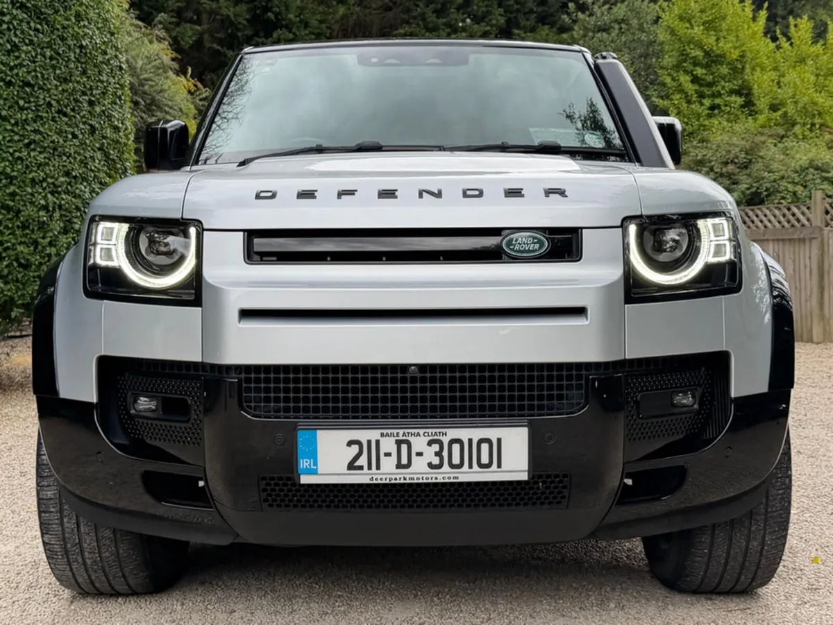 Land Rover Defender 110 3.0 D HARD TOP SE 3 SEAT C - Image 3